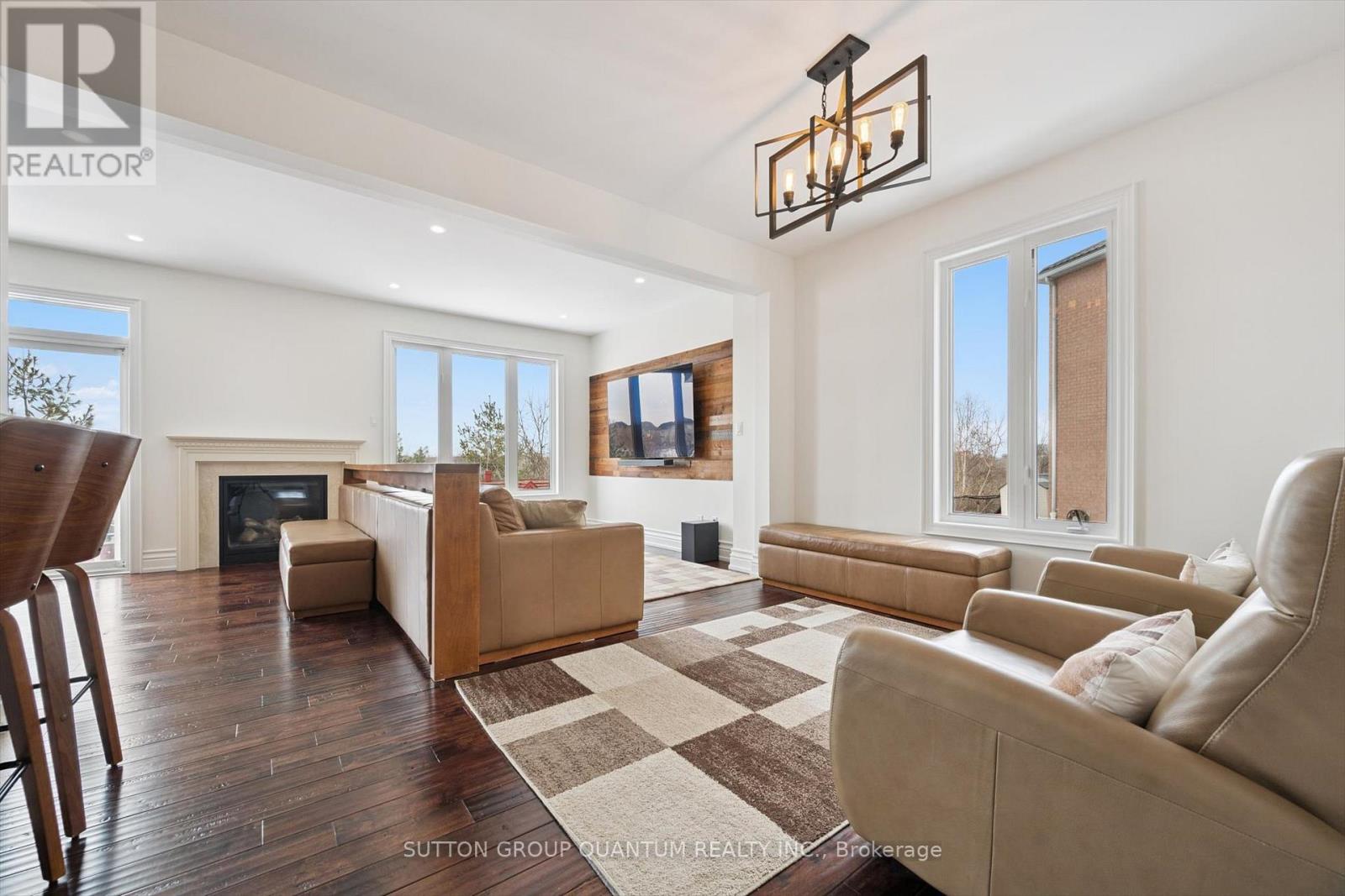 68 Westowanis Drive, Toronto, Ontario  M9W 0C2 - Photo 5 - W12850322