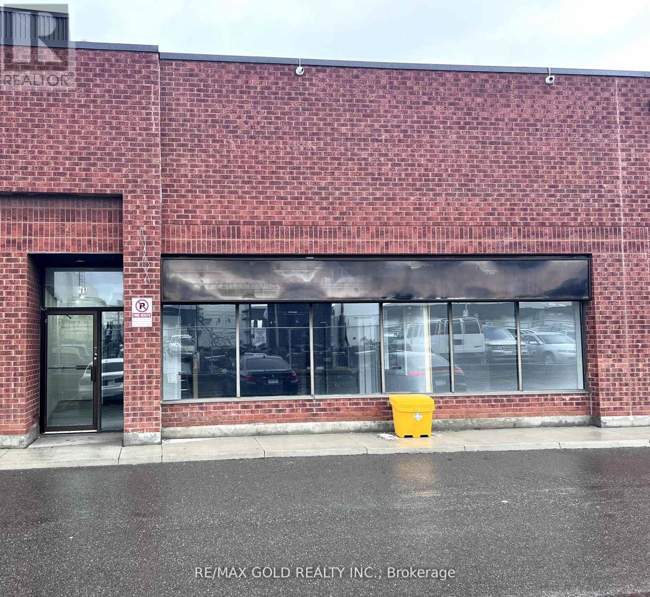 11 - 2074 STEELES AVENUE E, Brampton, Ontario