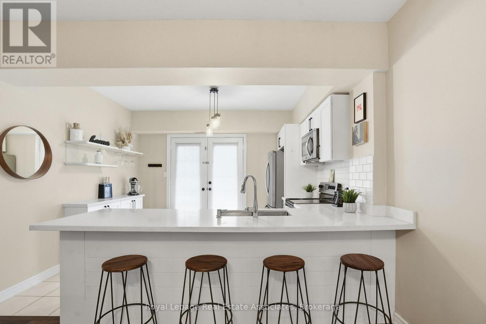 107 - 4006 Kilmer Drive, Burlington, Ontario  L7M 4W4 - Photo 11 - W12850402