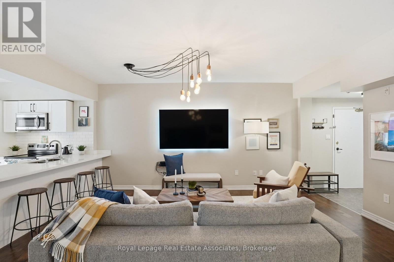 107 - 4006 Kilmer Drive, Burlington, Ontario  L7M 4W4 - Photo 9 - W12850402