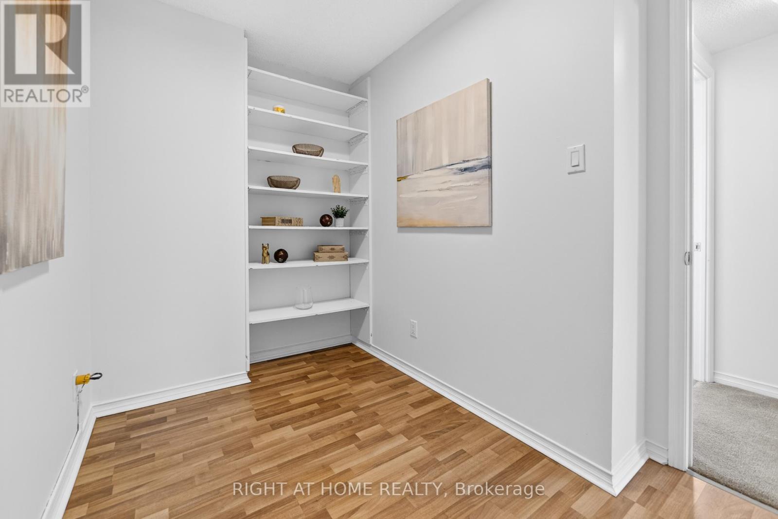 210 - 100 Millside Drive, Milton, Ontario  L9T 5E2 - Photo 28 - W12850458