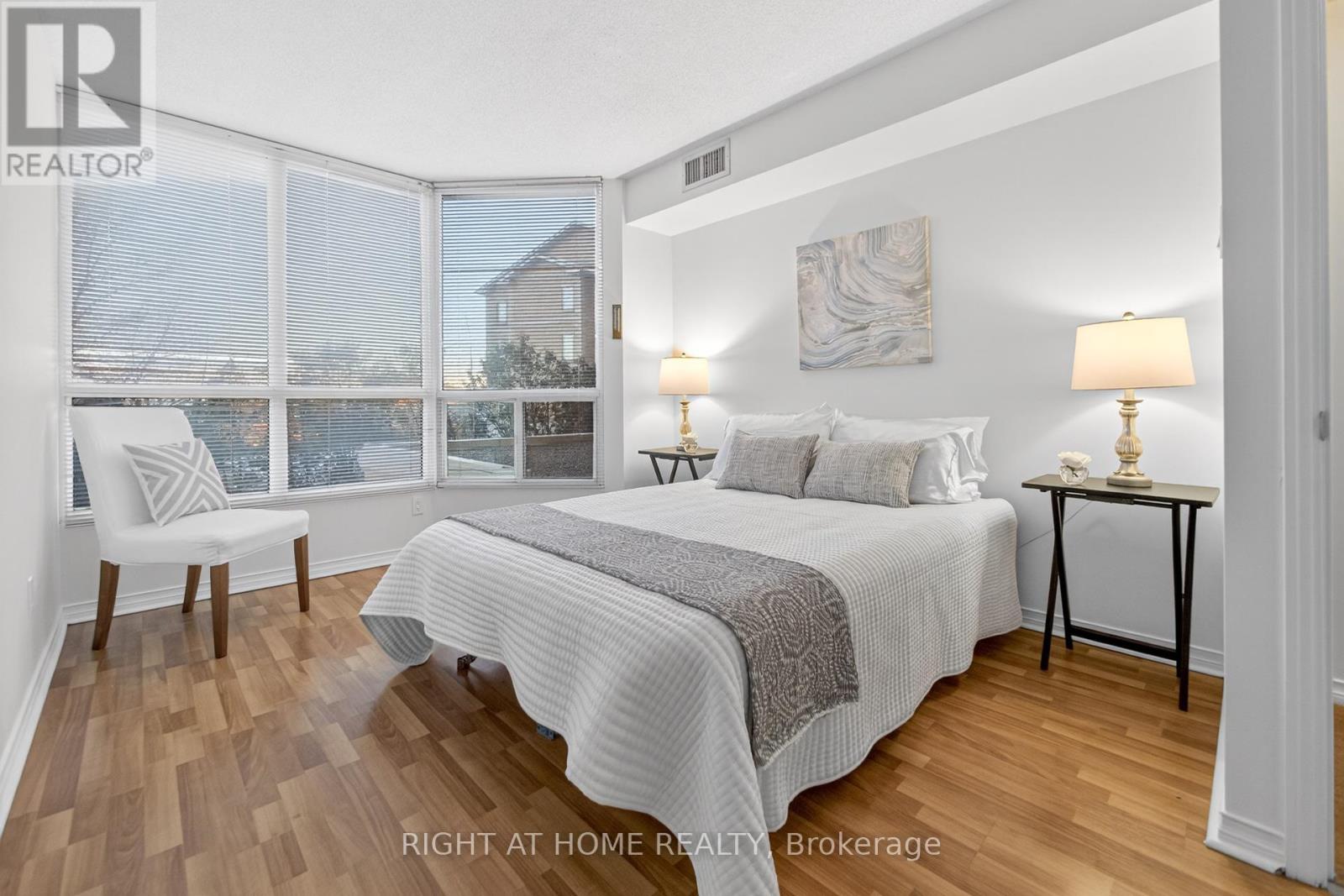 210 - 100 Millside Drive, Milton, Ontario  L9T 5E2 - Photo 30 - W12850458