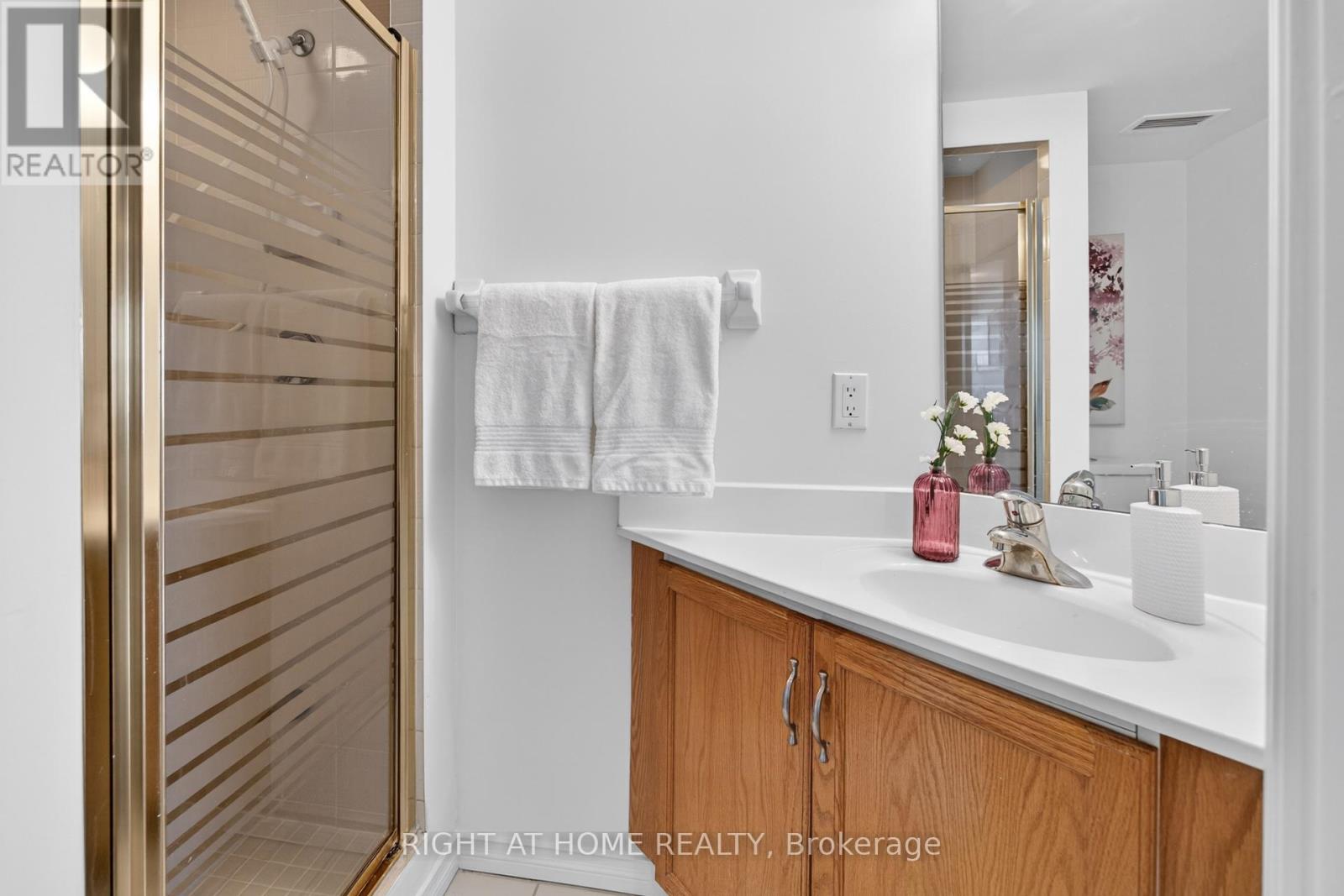 210 - 100 Millside Drive, Milton, Ontario  L9T 5E2 - Photo 33 - W12850458