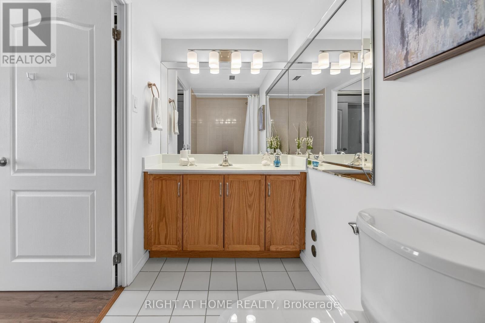 210 - 100 Millside Drive, Milton, Ontario  L9T 5E2 - Photo 41 - W12850458