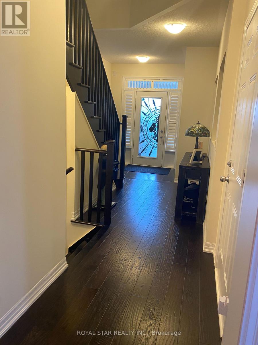 94 Hanson Crescent, Milton, Ontario  L9T 2X5 - Photo 2 - W12850464