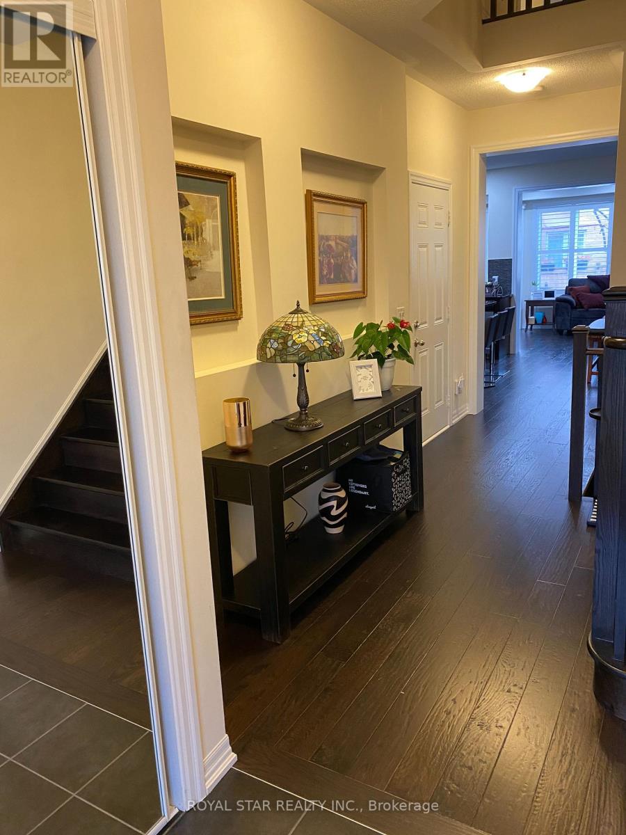 94 Hanson Crescent, Milton, Ontario  L9T 2X5 - Photo 3 - W12850464