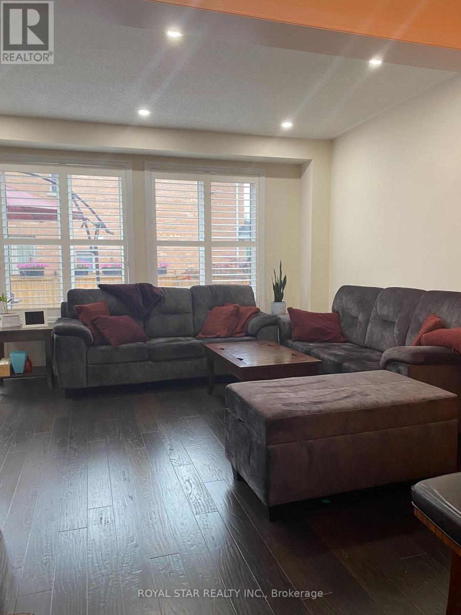 94 Hanson Crescent, Milton, Ontario  L9T 2X5 - Photo 7 - W12850464