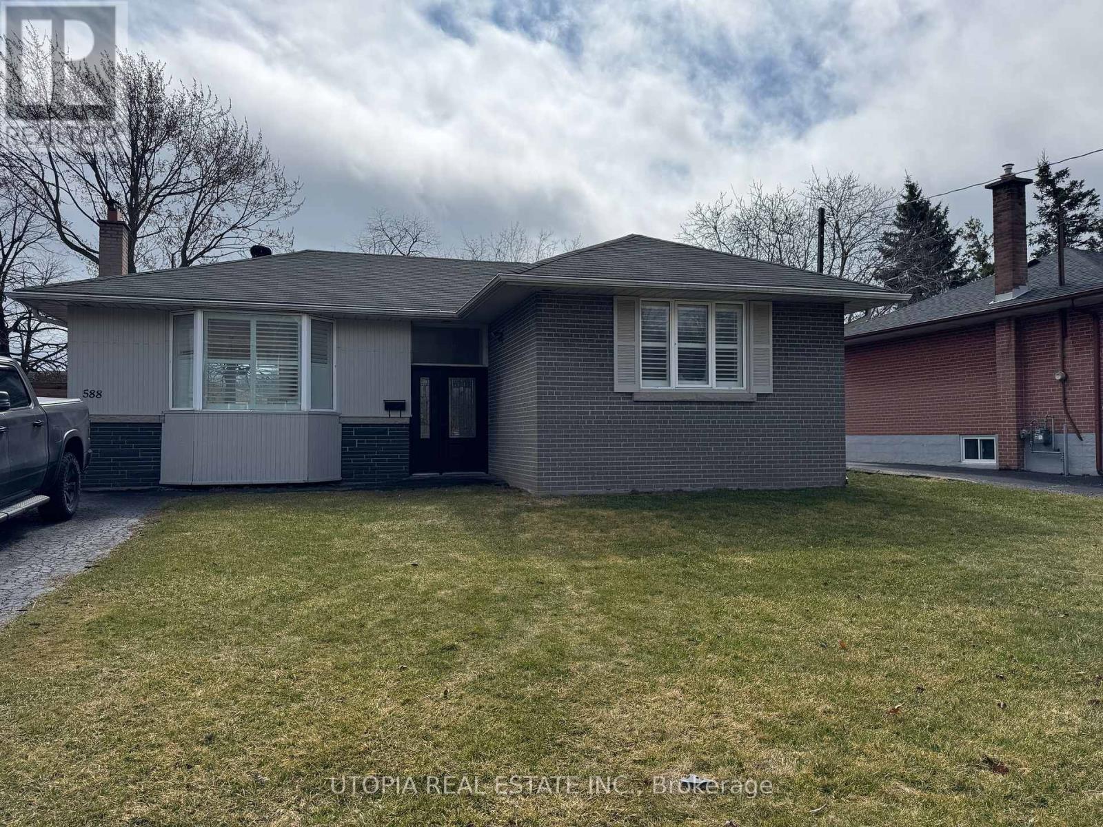 588 WILDWOOD DRIVE, Oakville, Ontario