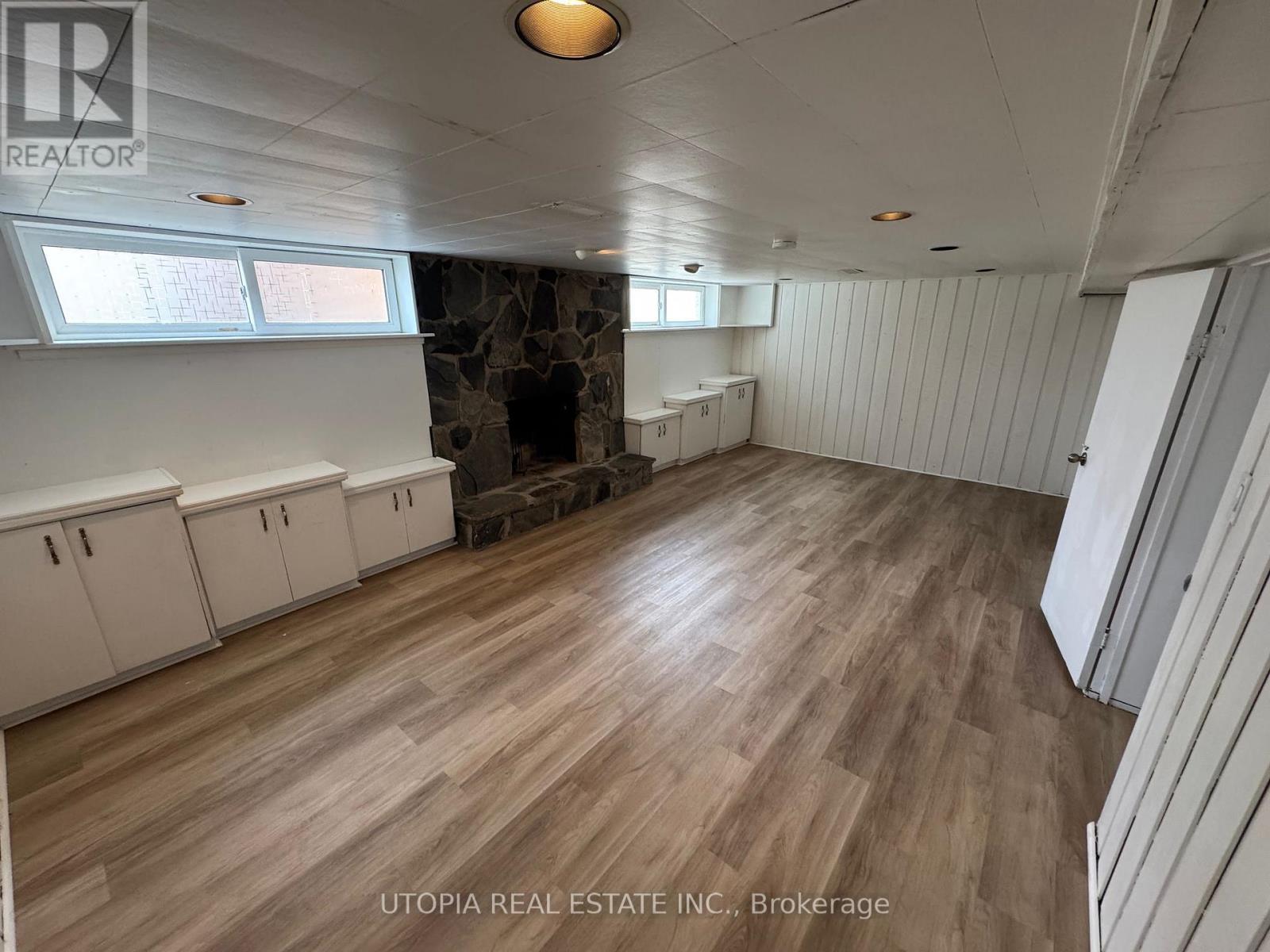 588 Wildwood Drive, Oakville, Ontario  L6K 1V3 - Photo 13 - W12850474