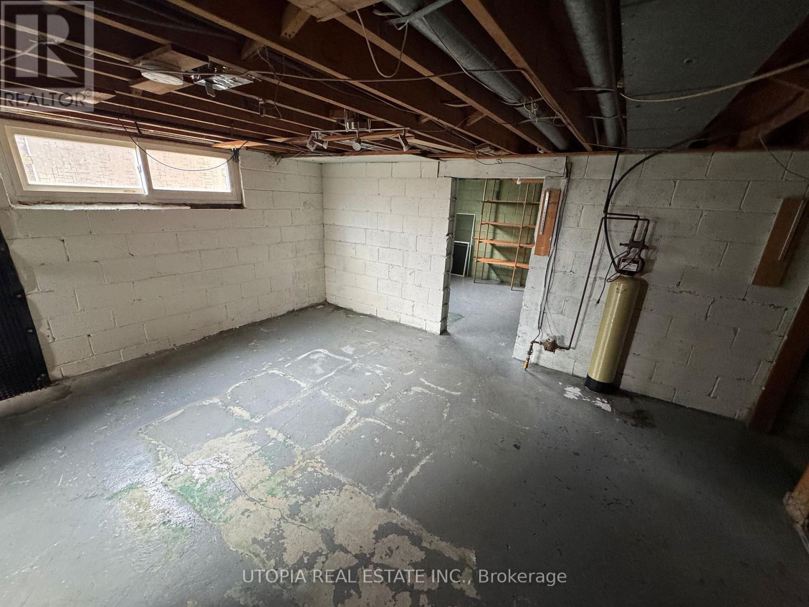 588 Wildwood Drive, Oakville, Ontario  L6K 1V3 - Photo 14 - W12850474