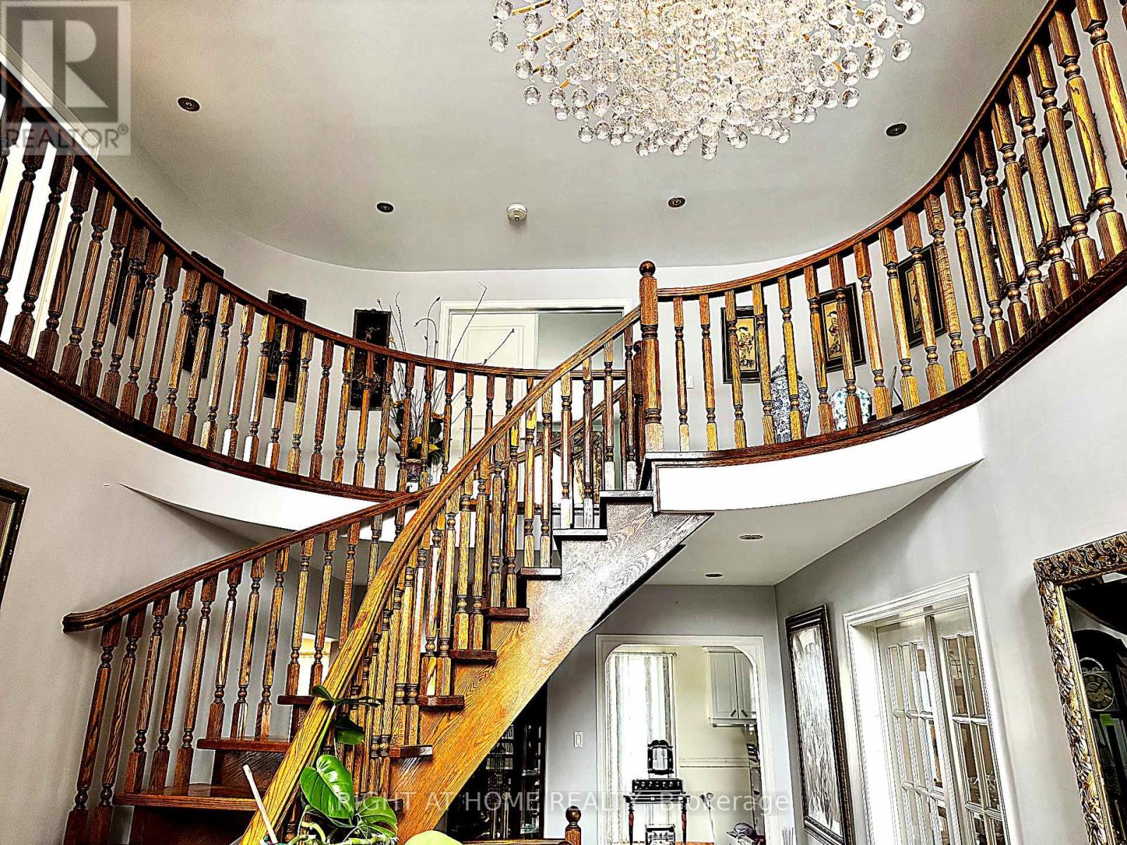 32 Creston Road, Toronto, Ontario  M6A 1J1 - Photo 3 - W12850506