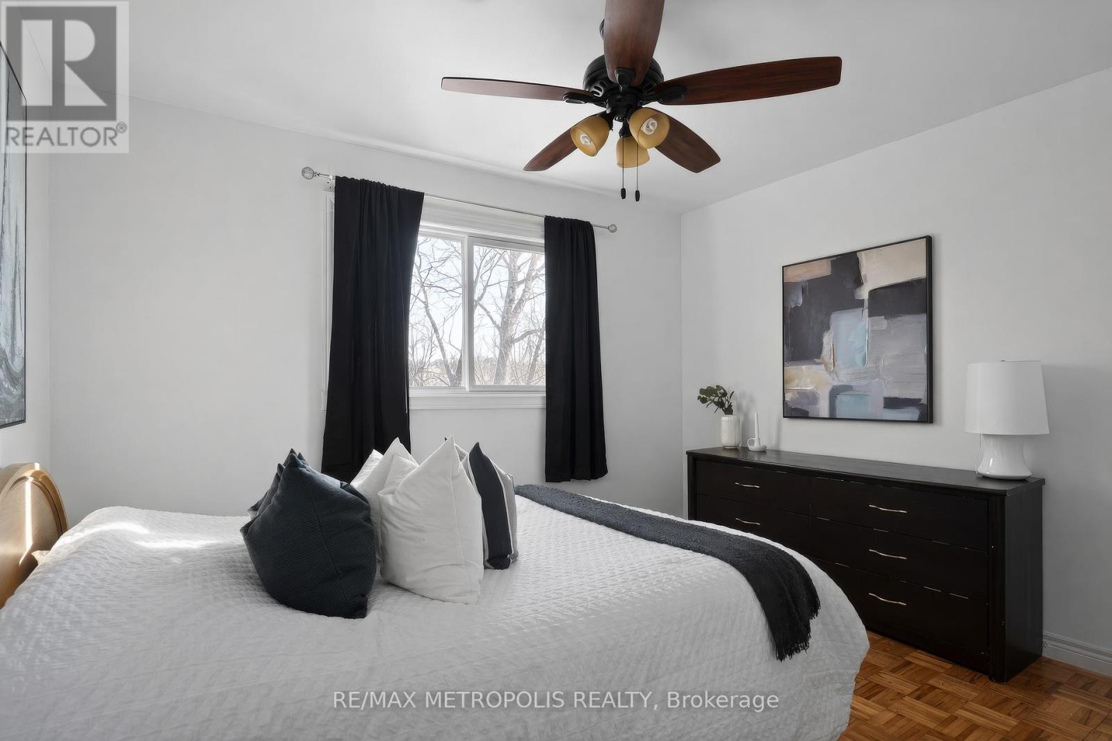 8 Roseville Drive, Brampton, Ontario  L6Y 2G8 - Photo 17 - W12850550