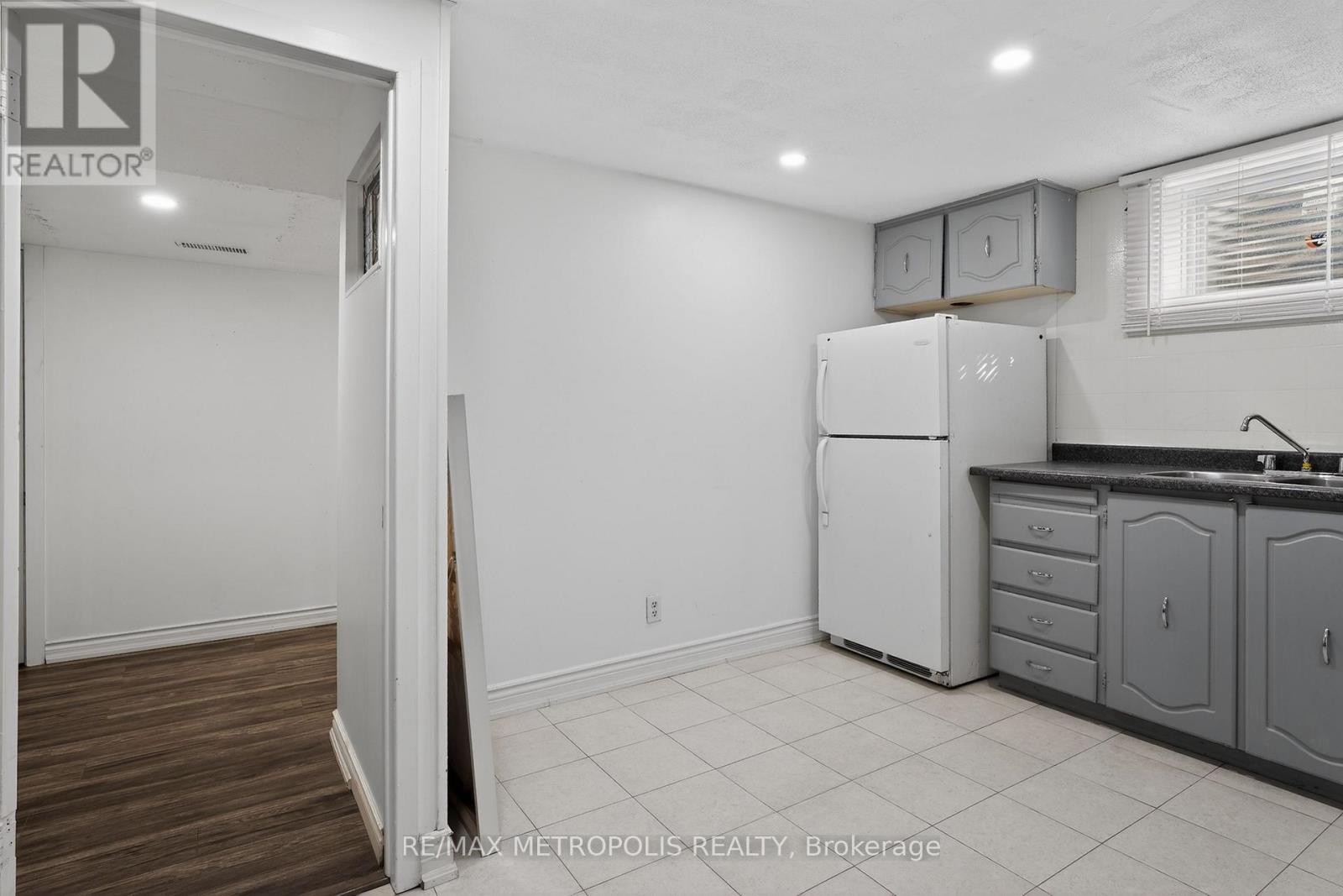 8 Roseville Drive, Brampton, Ontario  L6Y 2G8 - Photo 26 - W12850550