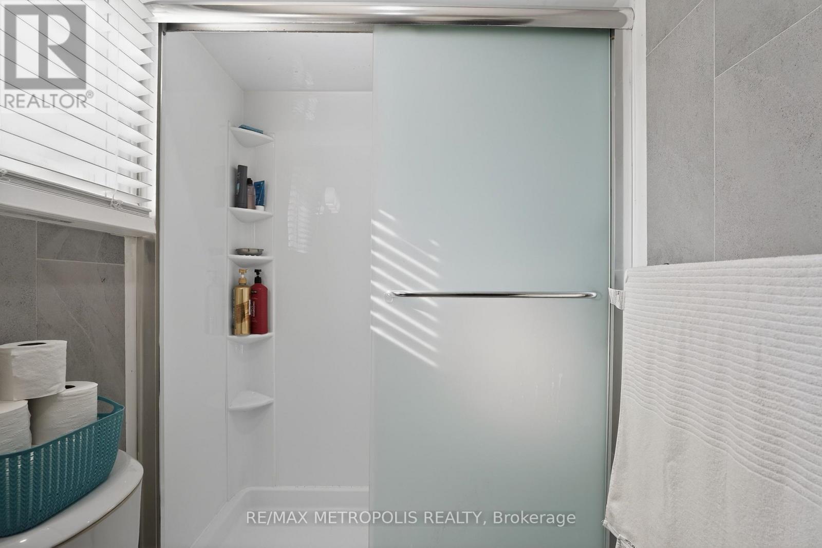 8 Roseville Drive, Brampton, Ontario  L6Y 2G8 - Photo 27 - W12850550