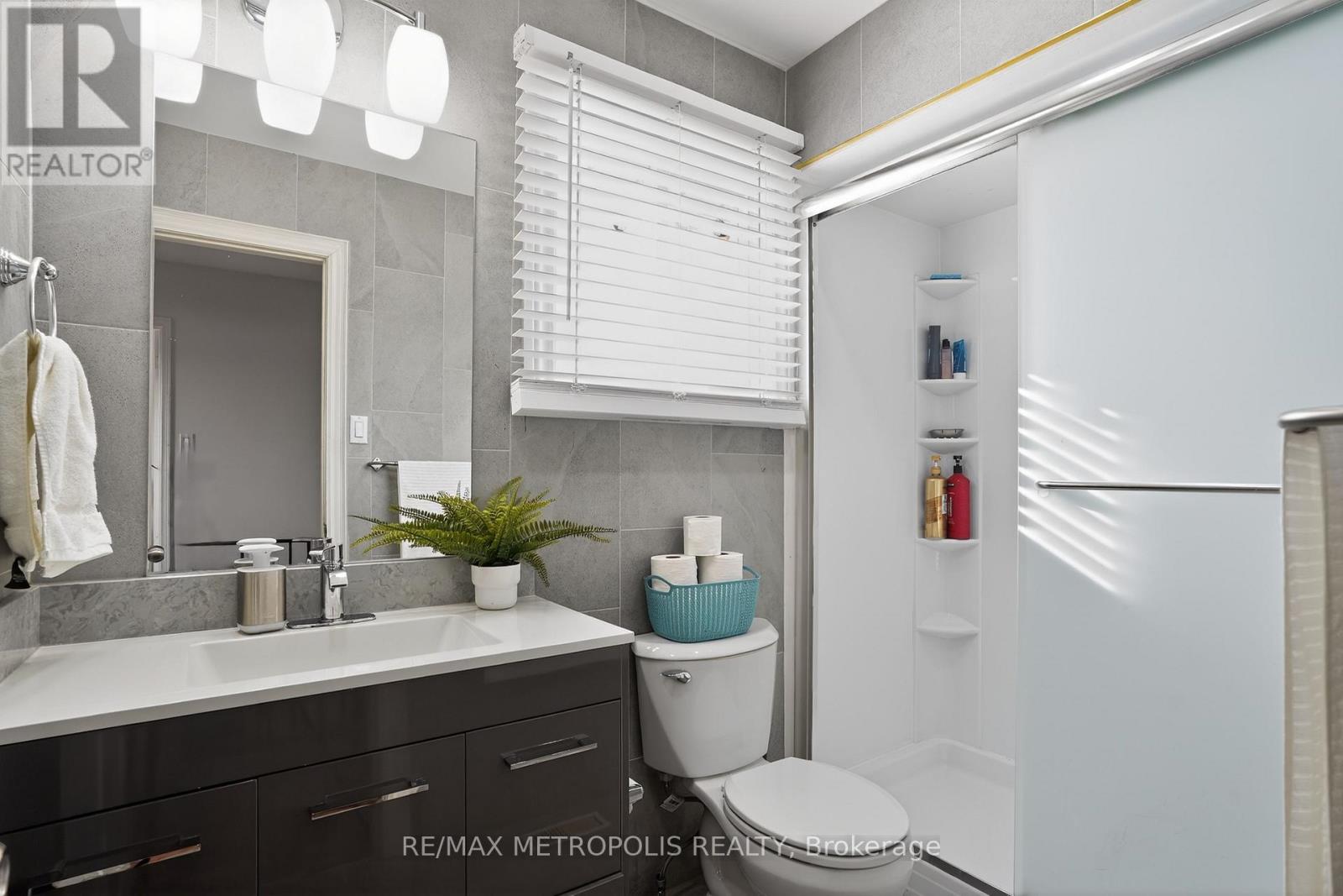 8 Roseville Drive, Brampton, Ontario  L6Y 2G8 - Photo 33 - W12850550