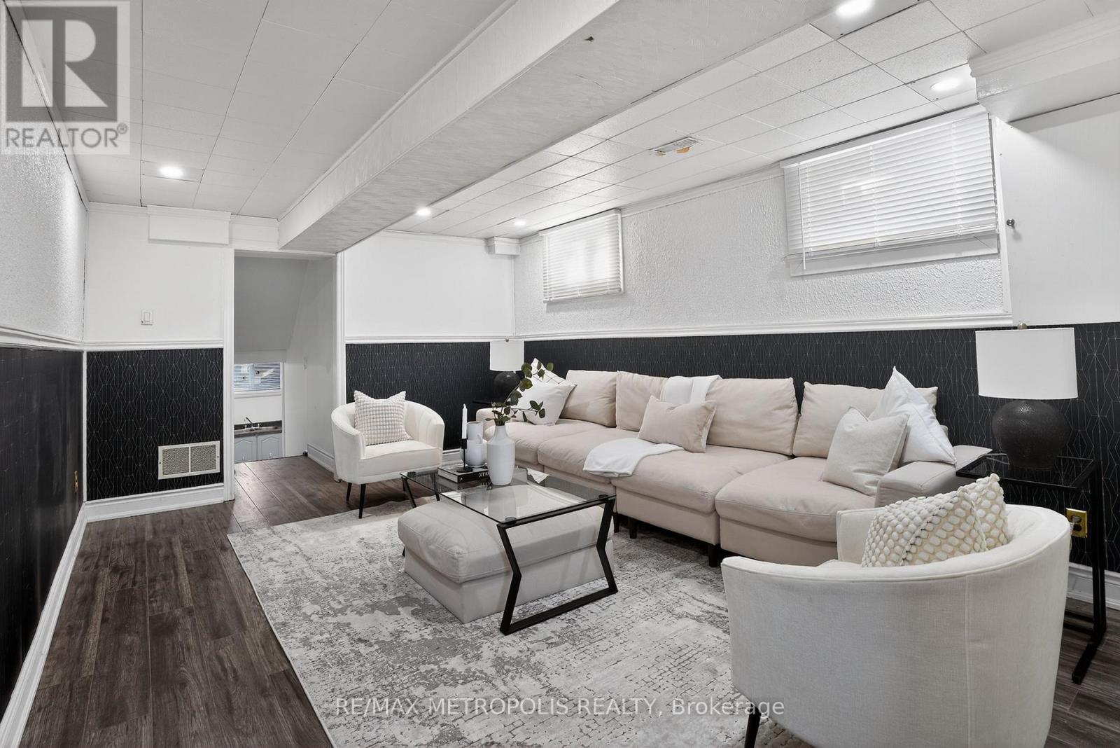 8 Roseville Drive, Brampton, Ontario  L6Y 2G8 - Photo 34 - W12850550