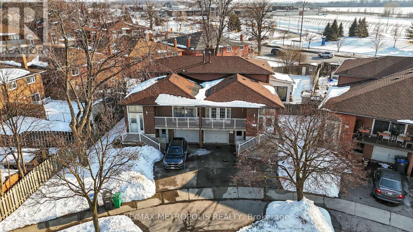 8 Roseville Drive, Brampton, Ontario  L6Y 2G8 - Photo 38 - W12850550