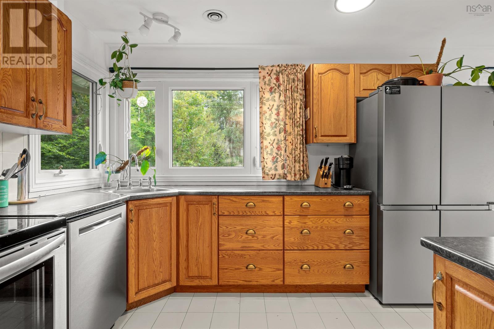 24 Lodge Drive, Halifax, Nova Scotia  B3M 2G7 - Photo 6 - 202602540