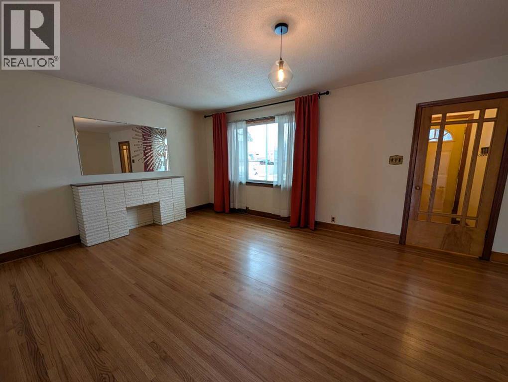 60 6 Street Sw, Medicine Hat, Alberta  T1A 4H8 - Photo 9 - A2290698