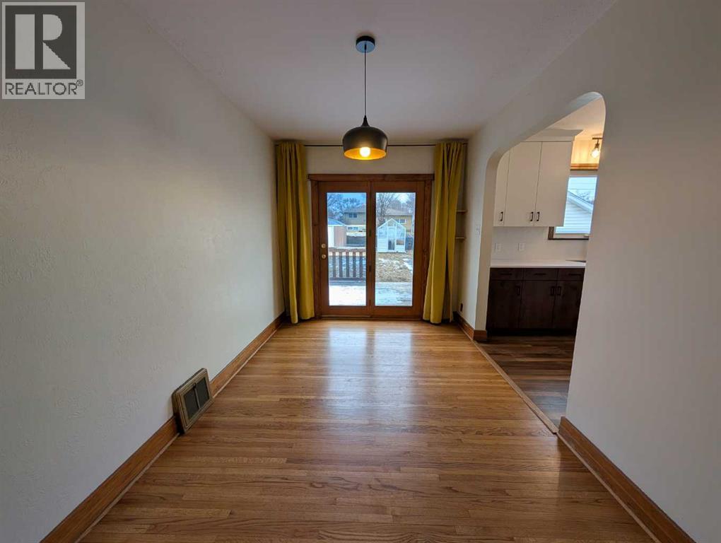 60 6 Street Sw, Medicine Hat, Alberta  T1A 4H8 - Photo 10 - A2290698