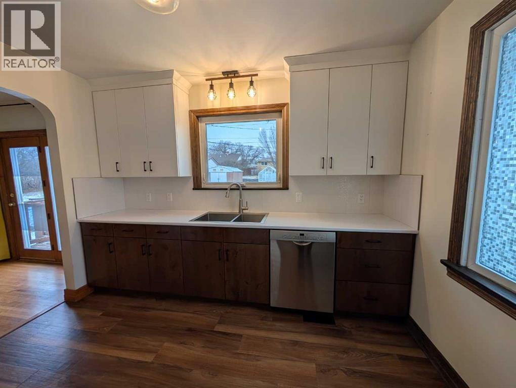 60 6 Street Sw, Medicine Hat, Alberta  T1A 4H8 - Photo 16 - A2290698