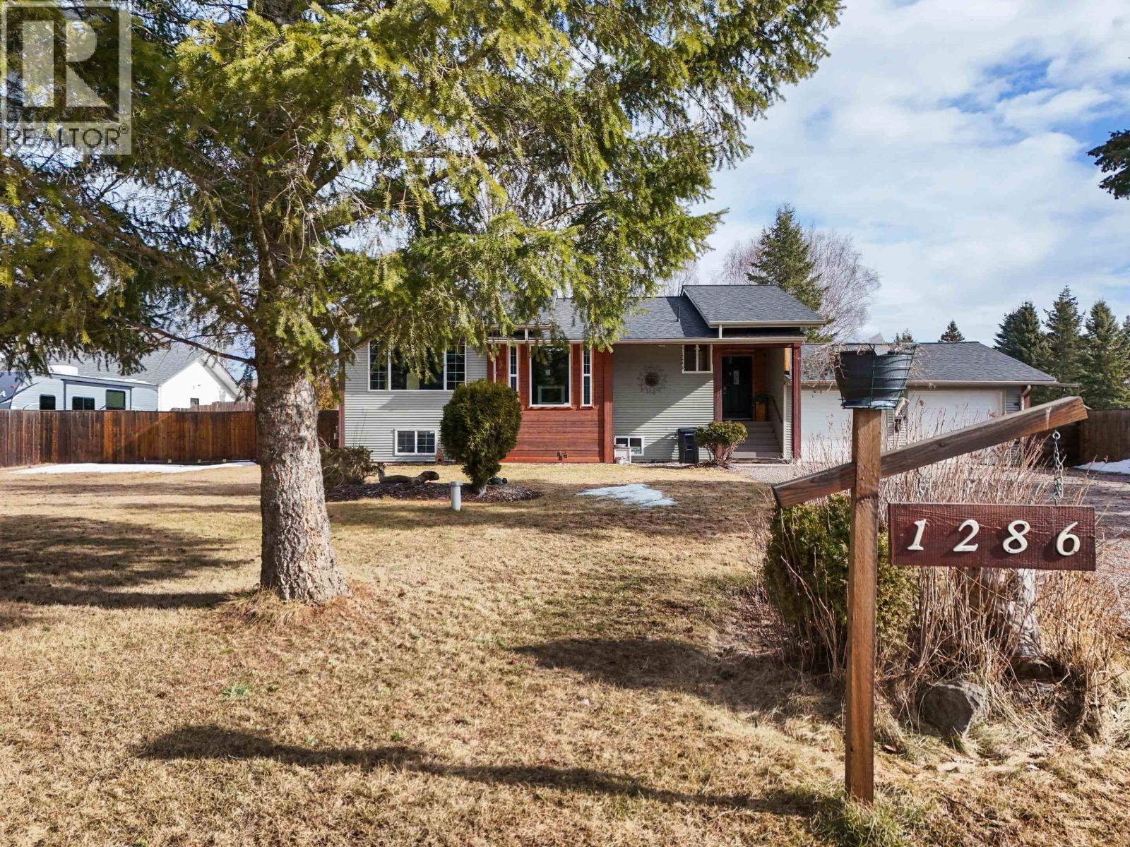 1286 Redwood Road, Quesnel, British Columbia  V2J 4V5 - Photo 2 - R3096449