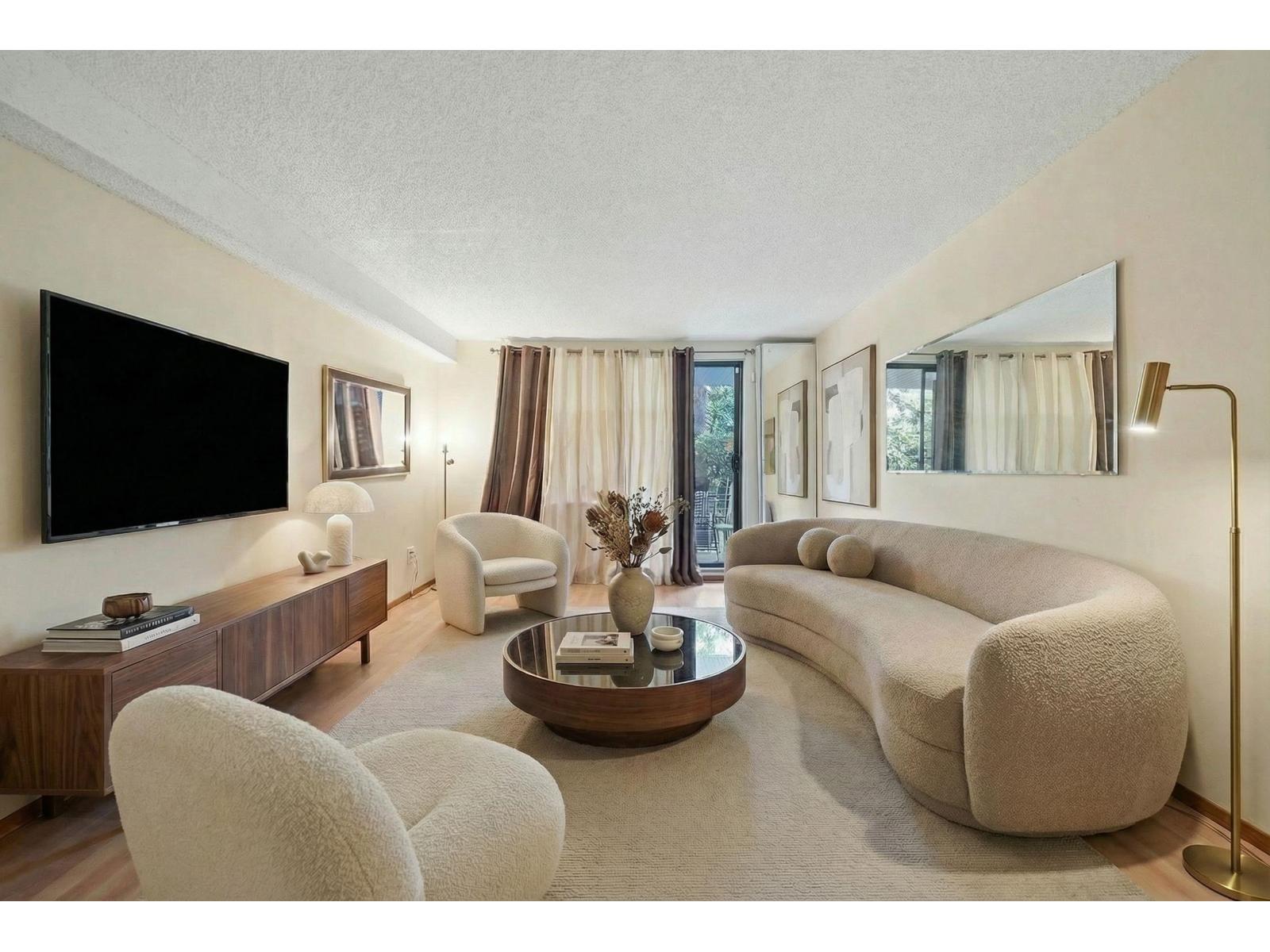 106 10626 151a Street, Surrey, British Columbia  V3R 8K7 - Photo 1 - R3094834