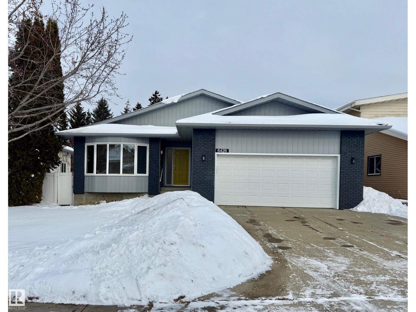 6426 37B AV NW, Edmonton, Alberta