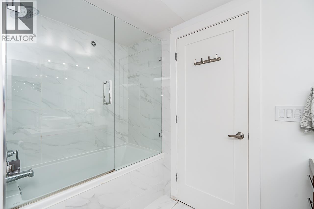 Listing Picture 13 of 21 : 212 1238 SEYMOUR STREET, Vancouver / 溫哥華 - 魯藝地產 Yvonne Lu Group - MLS Medallion Club Member