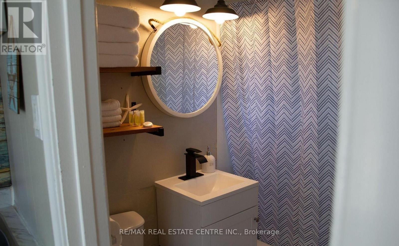 9717 Army Camp Road, Lambton Shores, Ontario  N0N 1J3 - Photo 16 - X12850372