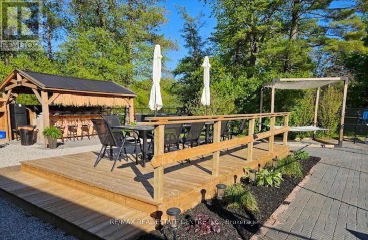 9717 Army Camp Road, Lambton Shores, Ontario  N0N 1J3 - Photo 41 - X12850372