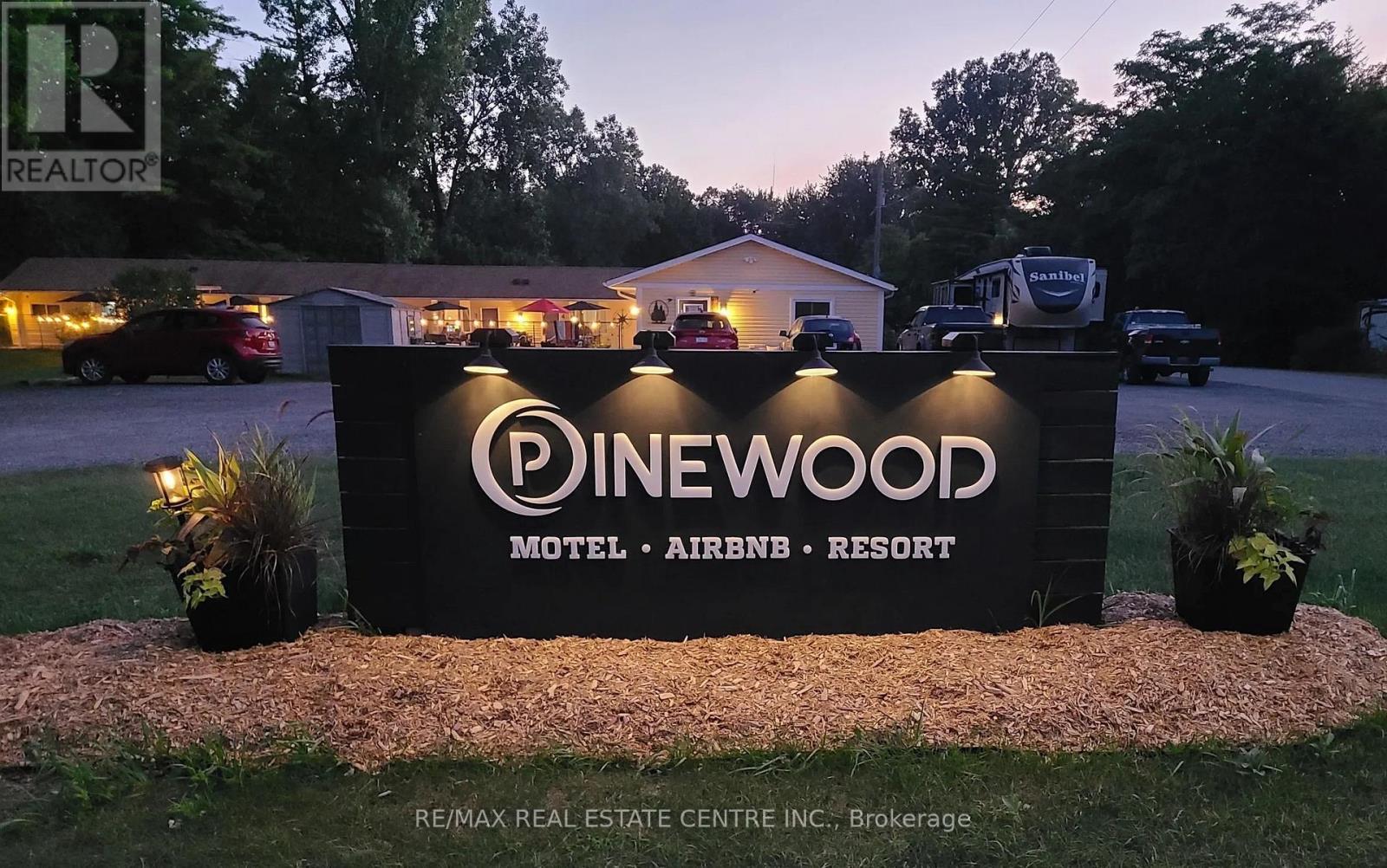 9717 Army Camp Road, Lambton Shores, Ontario  N0N 1J3 - Photo 50 - X12850372