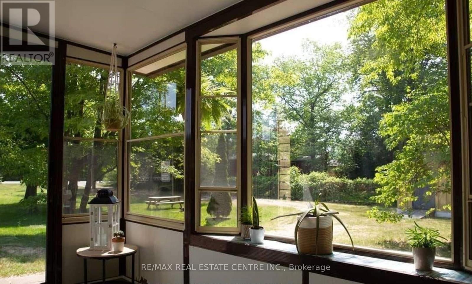 9717 Army Camp Road, Lambton Shores, Ontario  N0N 1J3 - Photo 8 - X12850372