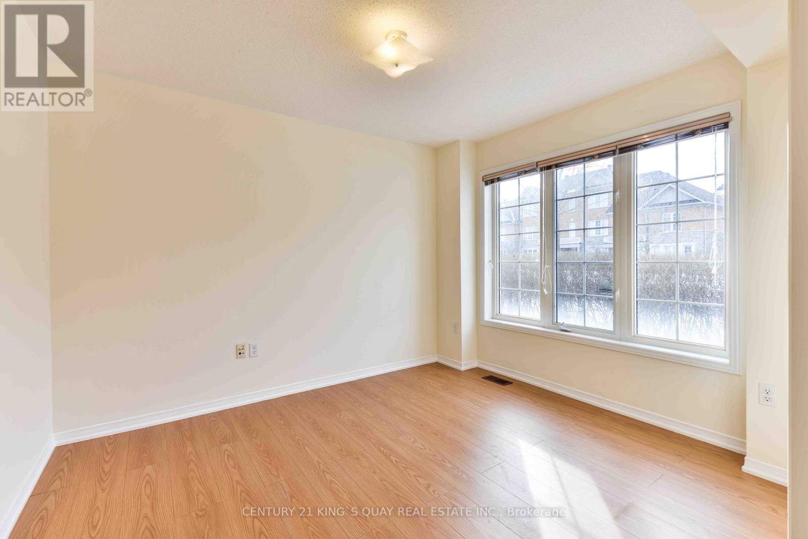 37 Prince Charles Way, Markham, Ontario  L6C 0B4 - Photo 6 - N12849564