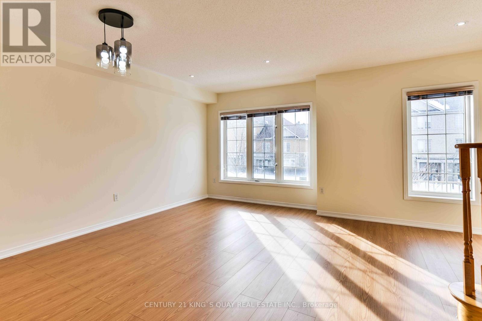 37 Prince Charles Way, Markham, Ontario  L6C 0B4 - Photo 14 - N12849564