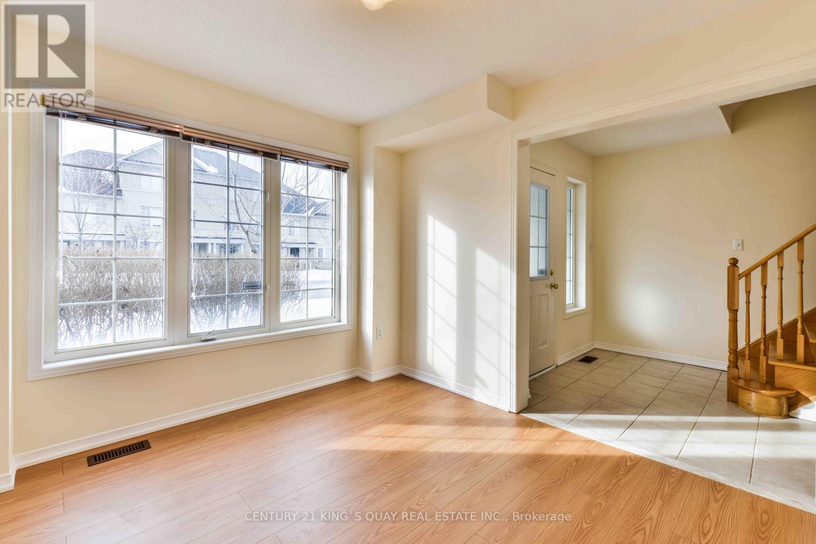 37 Prince Charles Way, Markham, Ontario  L6C 0B4 - Photo 7 - N12849564