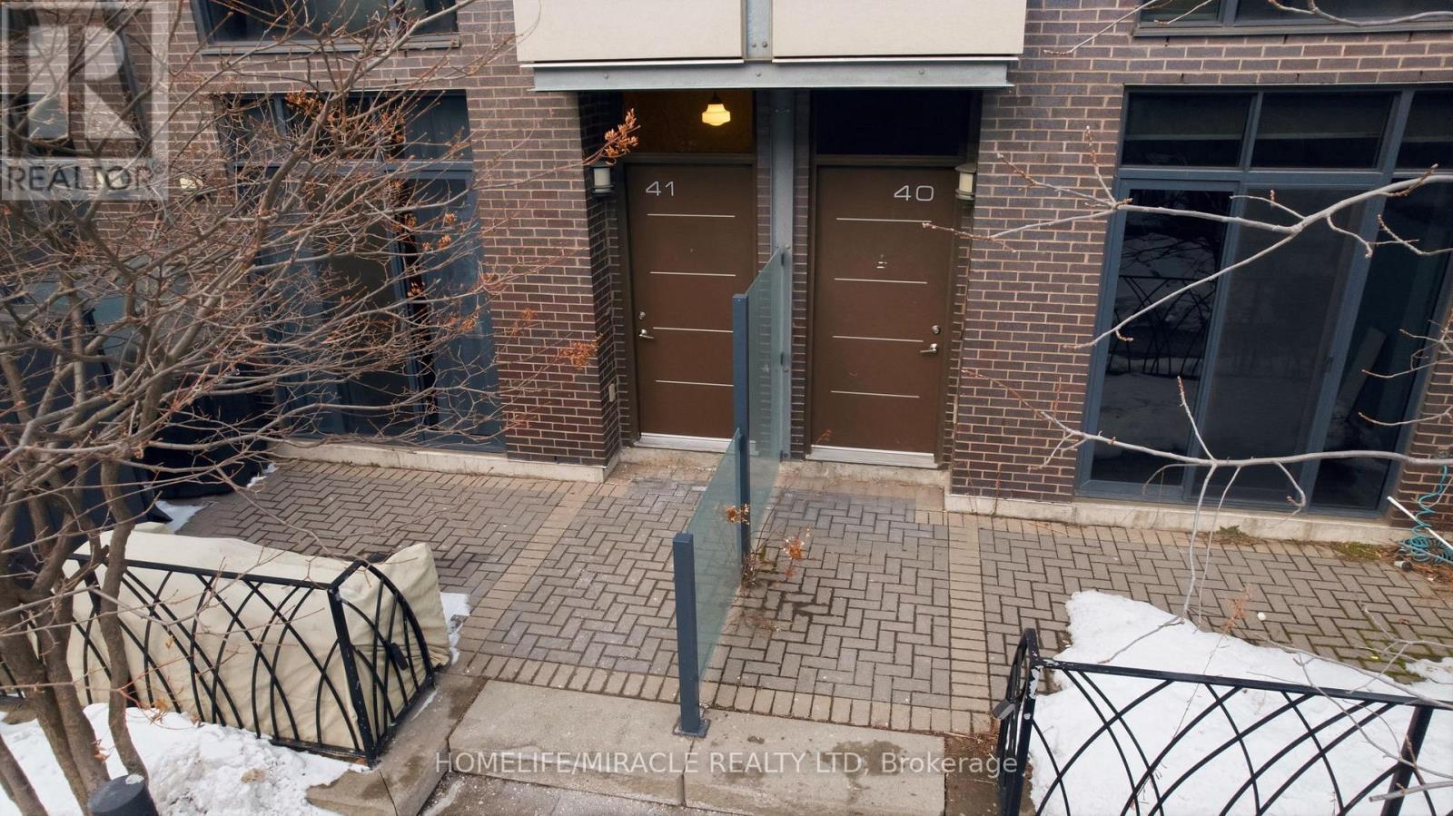 41 - 23 Valhalla Inn Road, Toronto, Ontario  M9B 0B3 - Photo 32 - W12849658