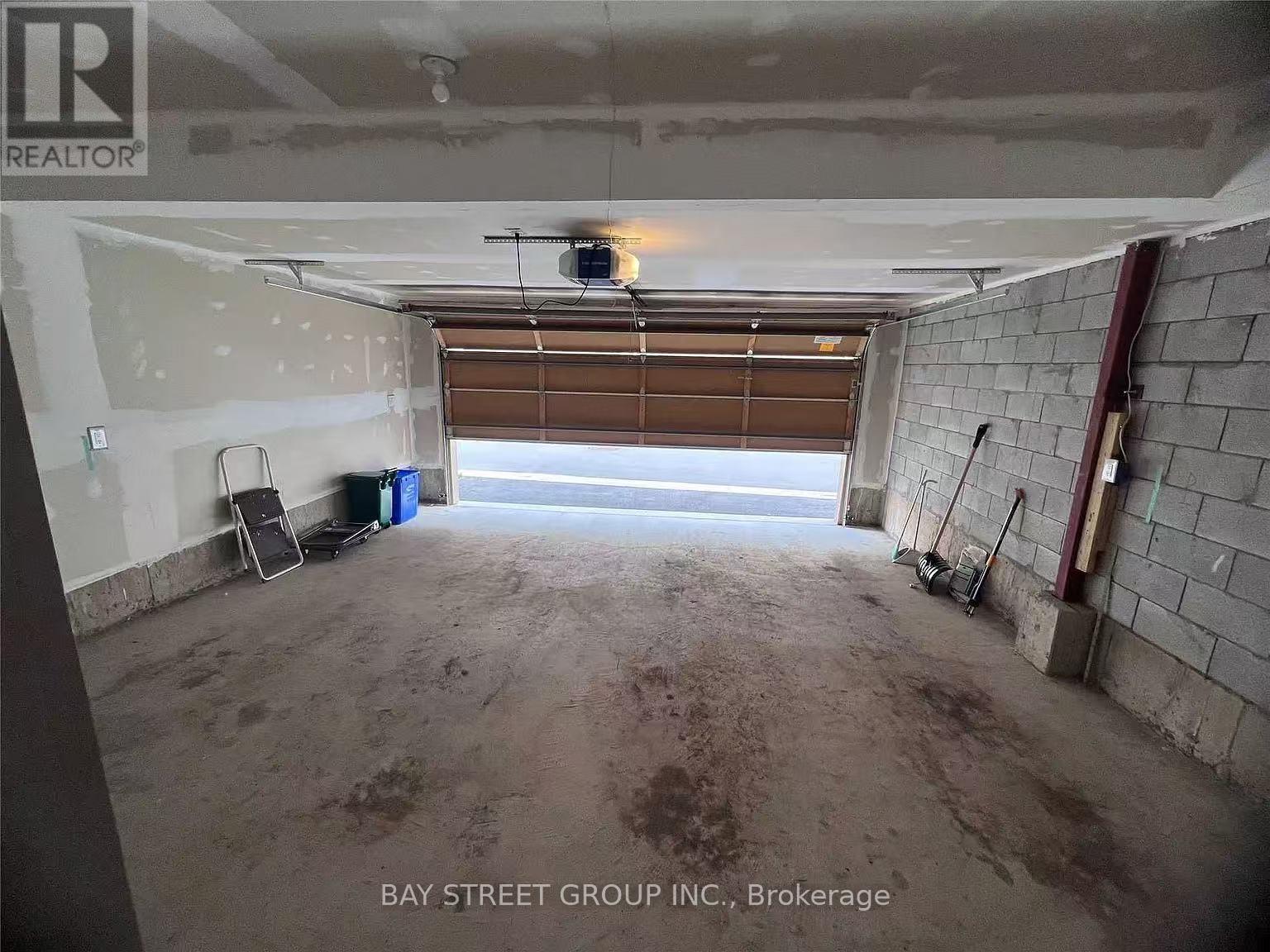 3325 Carding Mill Trail, Oakville, Ontario  L6M 1R7 - Photo 16 - W12842252