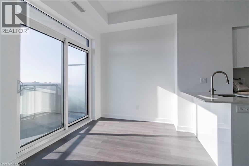 25 Wellington Street S Unit# 1004, Kitchener, Ontario  N2G 0G5 - Photo 2 - 40805803