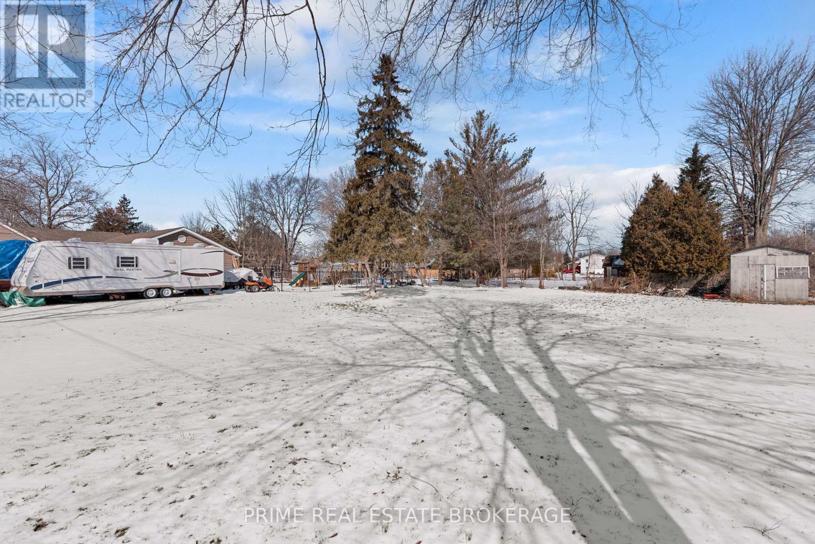 3910 Park Street, Plympton-Wyoming, Ontario  N0N 1E0 - Photo 12 - X12850650