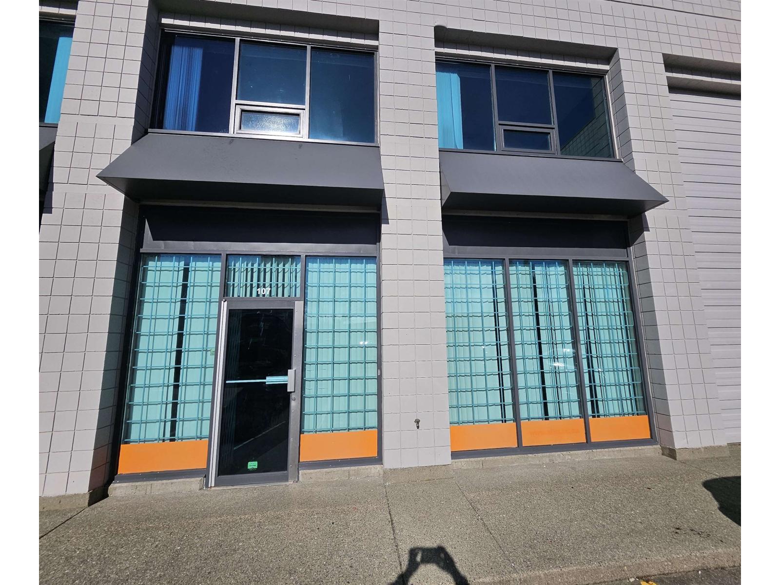 107 & 201 2430 King George Boulevard, Surrey, British Columbia  V4P 1H5 - Photo 2 - C8076741