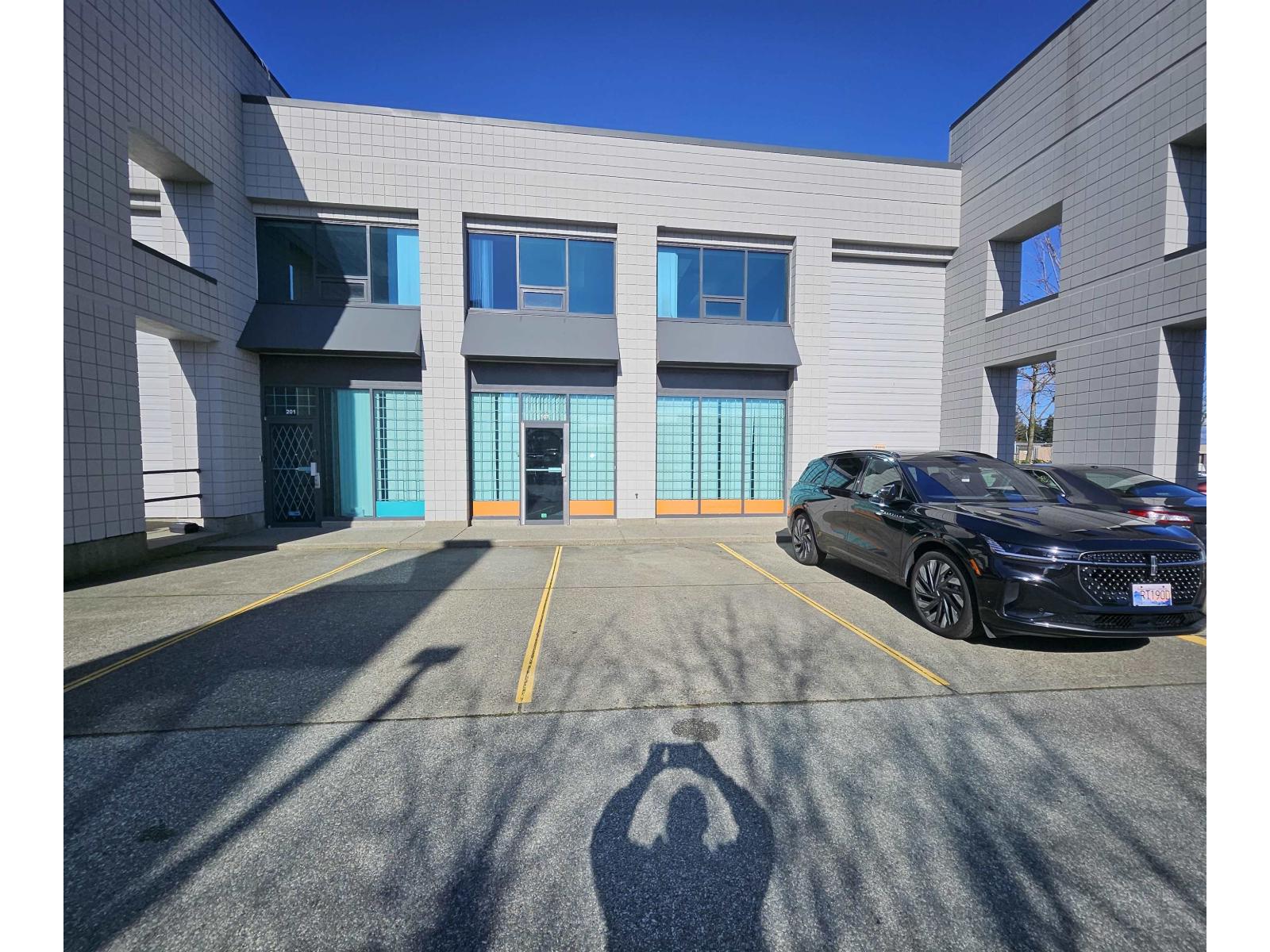 107 & 201 2430 King George Boulevard, Surrey, British Columbia  V4P 1H5 - Photo 1 - C8076741