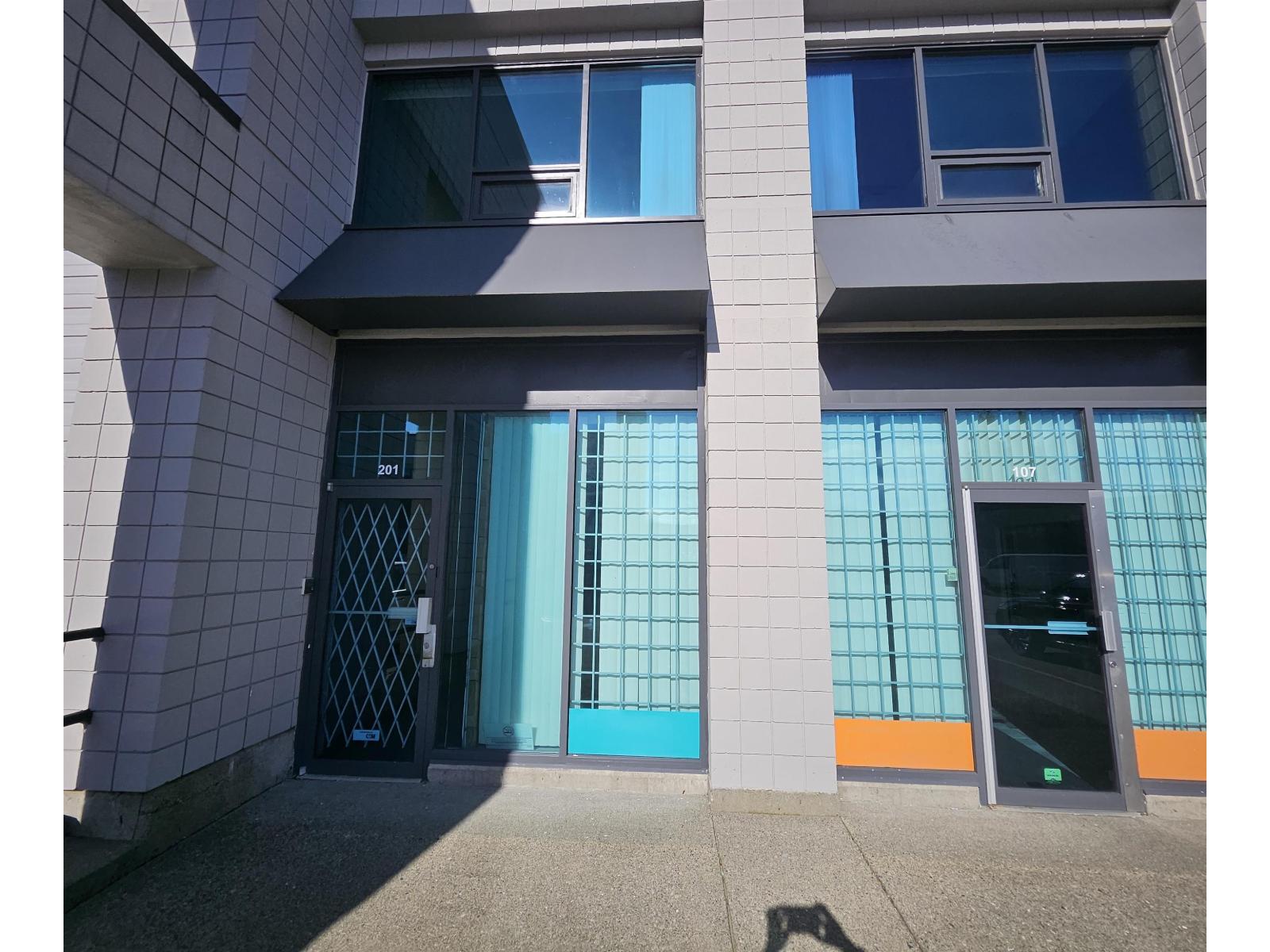 107 & 201 2430 King George Boulevard, Surrey, British Columbia  V4P 1H5 - Photo 3 - C8076741