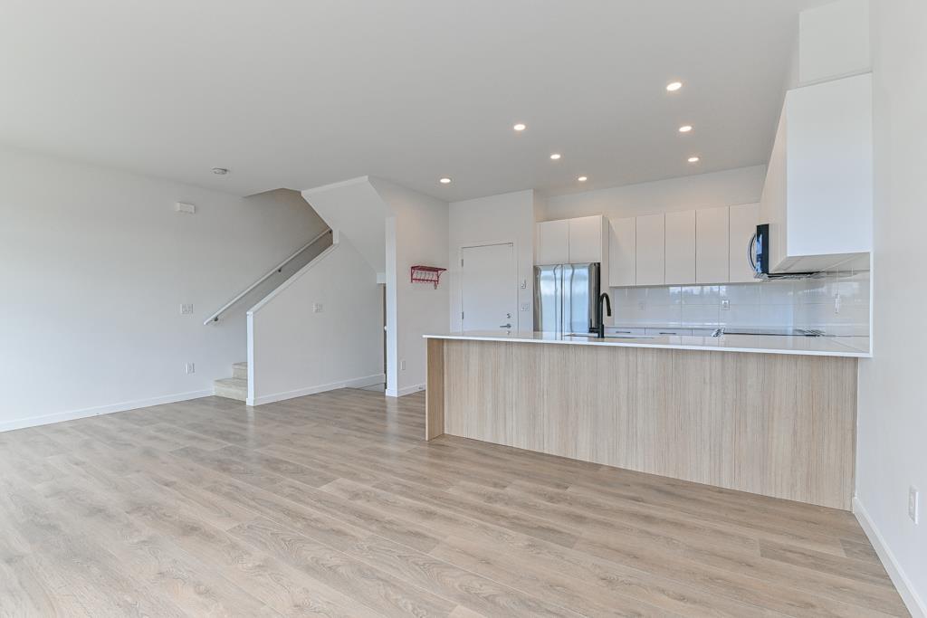 100 15255 Sitka Drive, Surrey, British Columbia  V3S 0B1 - Photo 8 - R3096489