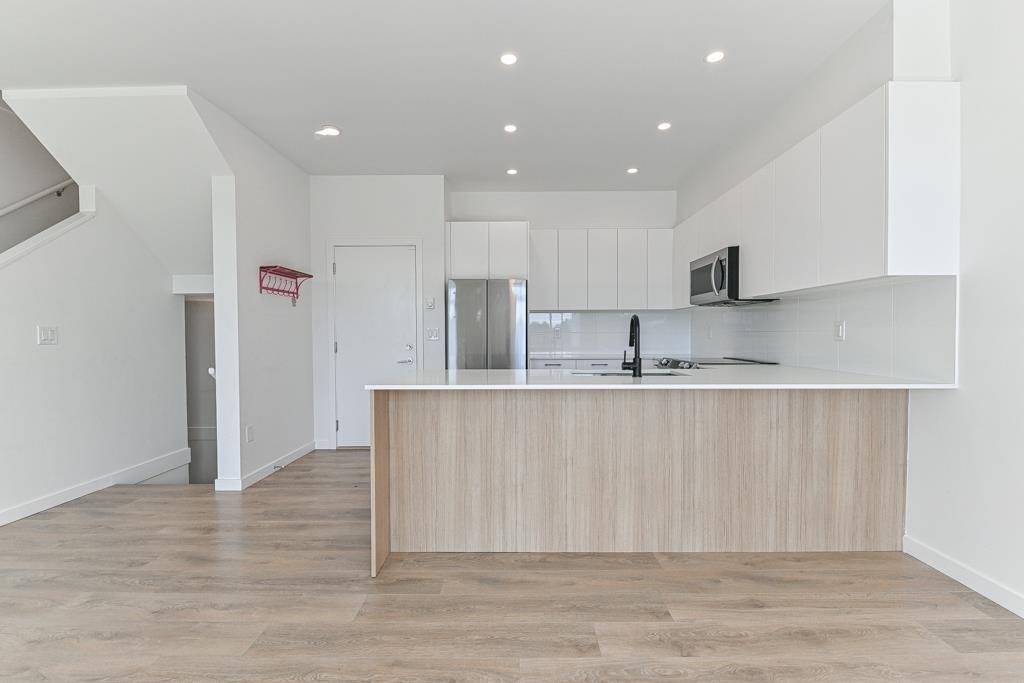 100 15255 Sitka Drive, Surrey, British Columbia  V3S 0B1 - Photo 11 - R3096489