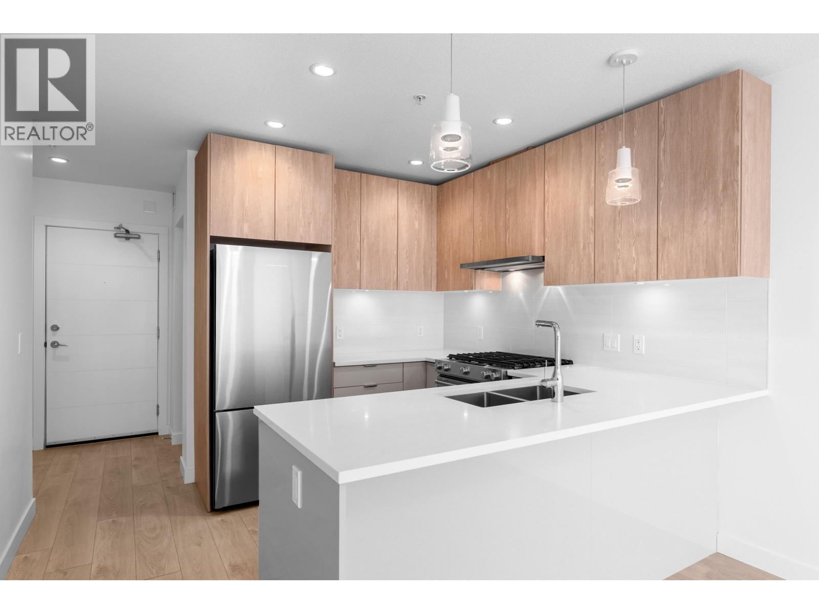 202 108 E 8th Street, North Vancouver, British Columbia  V7L 0H1 - Photo 9 - R3096514