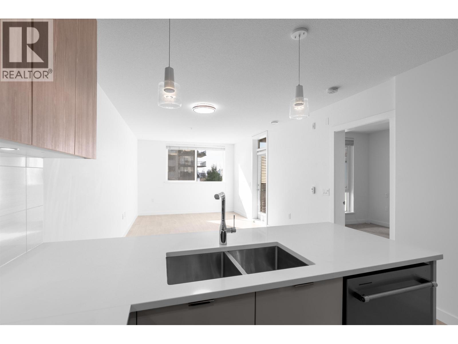 202 108 E 8th Street, North Vancouver, British Columbia  V7L 0H1 - Photo 7 - R3096514