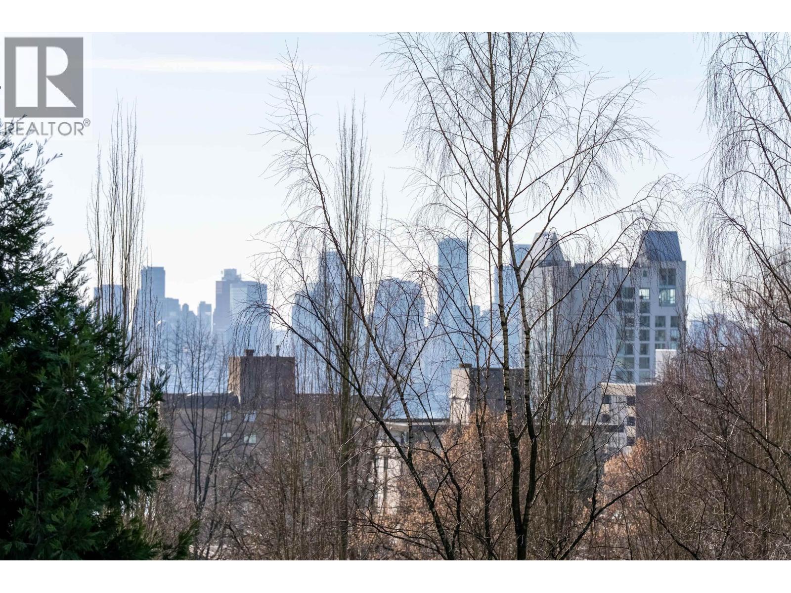 202 108 E 8th Street, North Vancouver, British Columbia  V7L 0H1 - Photo 2 - R3096514