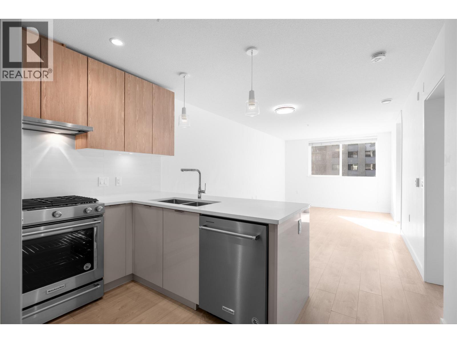 202 108 E 8th Street, North Vancouver, British Columbia  V7L 0H1 - Photo 8 - R3096514