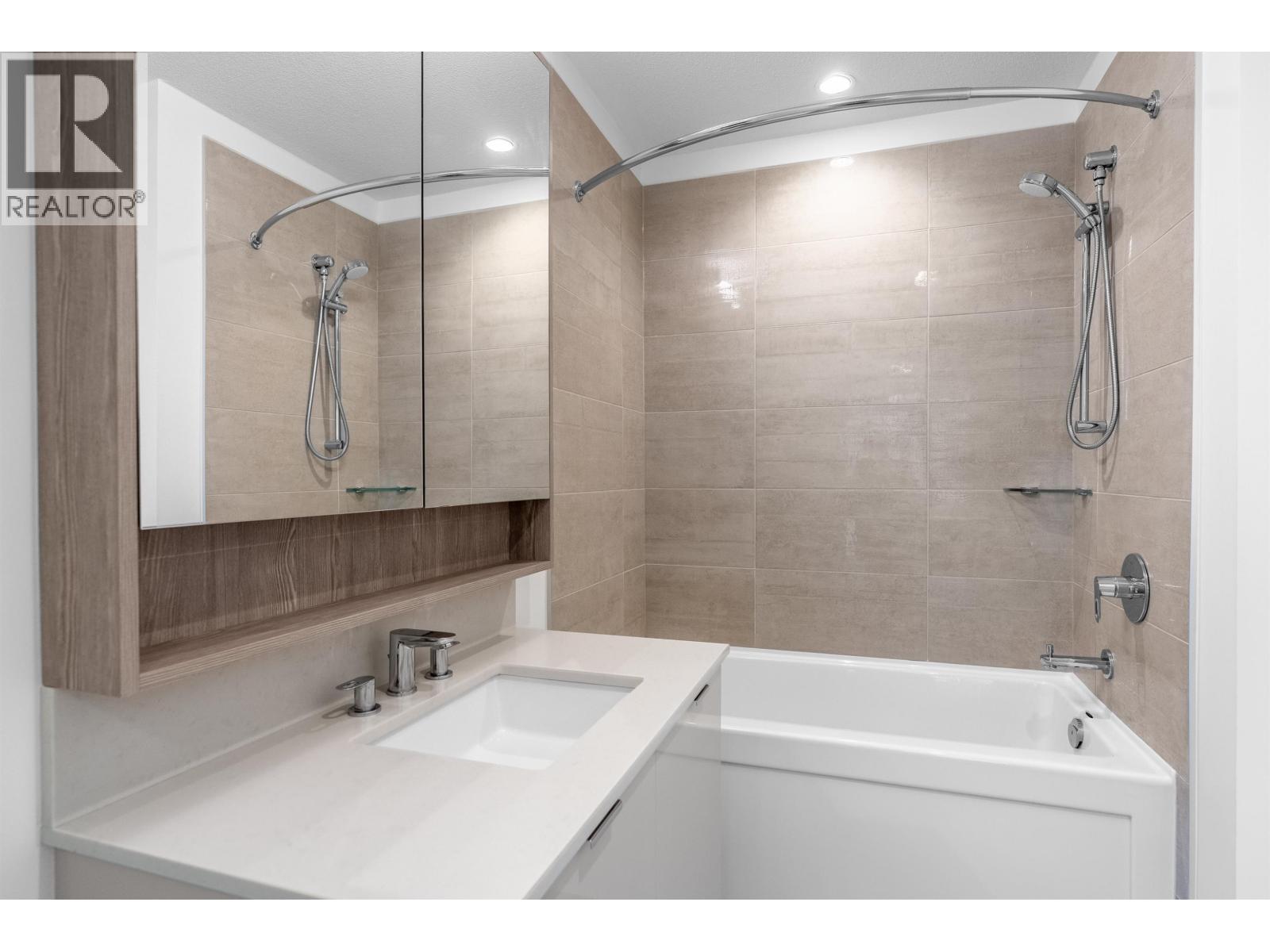 202 108 E 8th Street, North Vancouver, British Columbia  V7L 0H1 - Photo 14 - R3096514